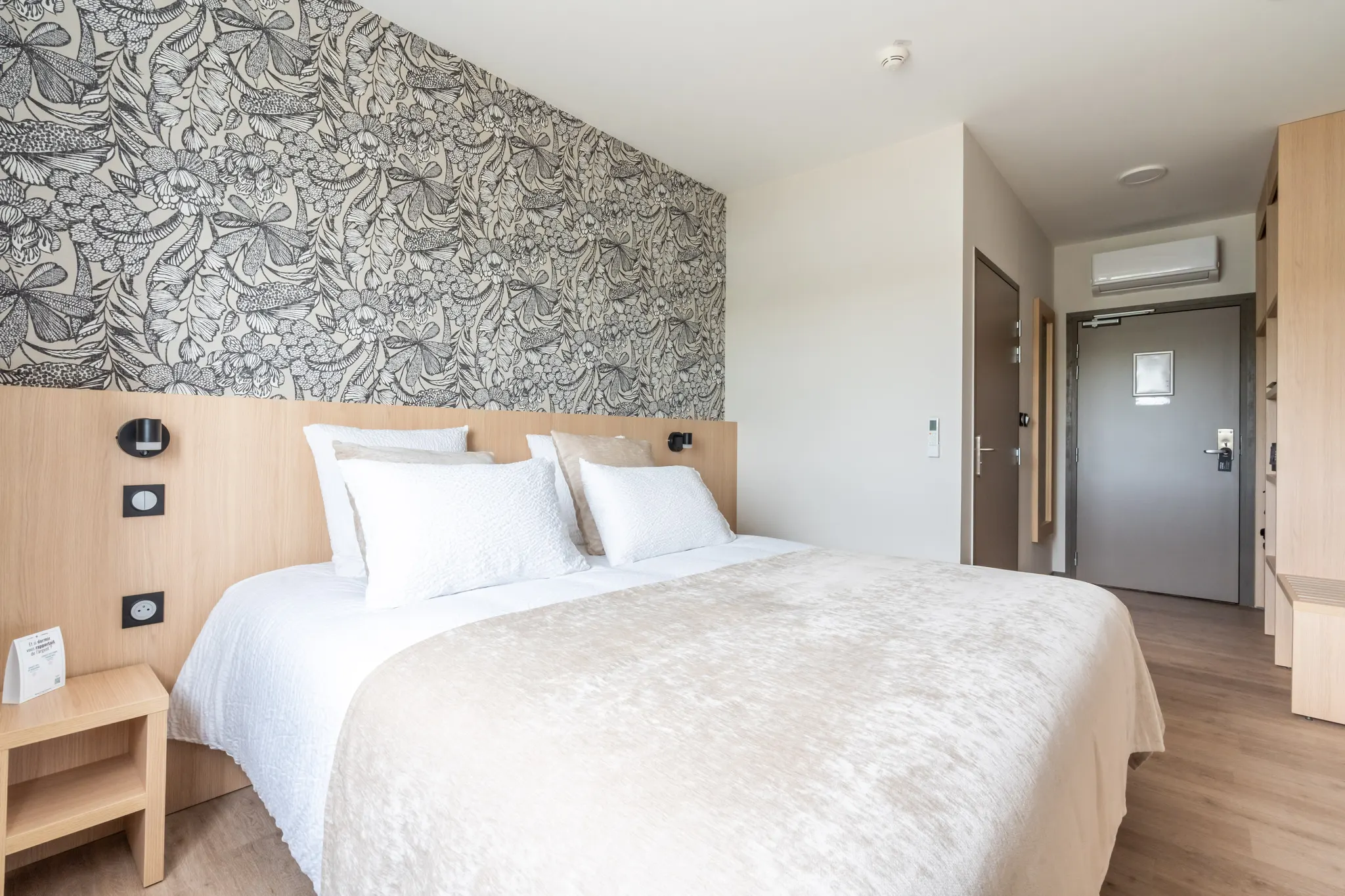Une chambre double, ambiance graphique